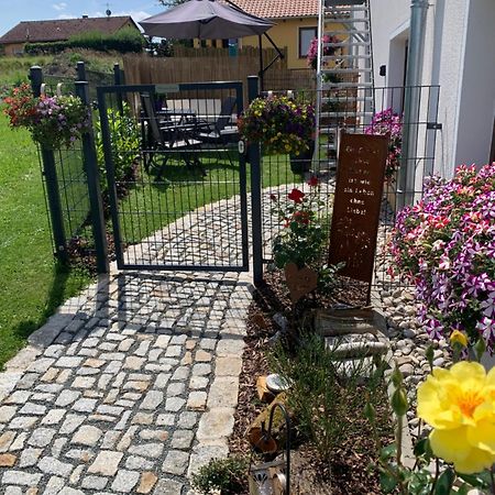 Gemuetliche Ferienwohnung In Idyllischer Lage-Auf Dem Land Dittersdorf Exterior foto