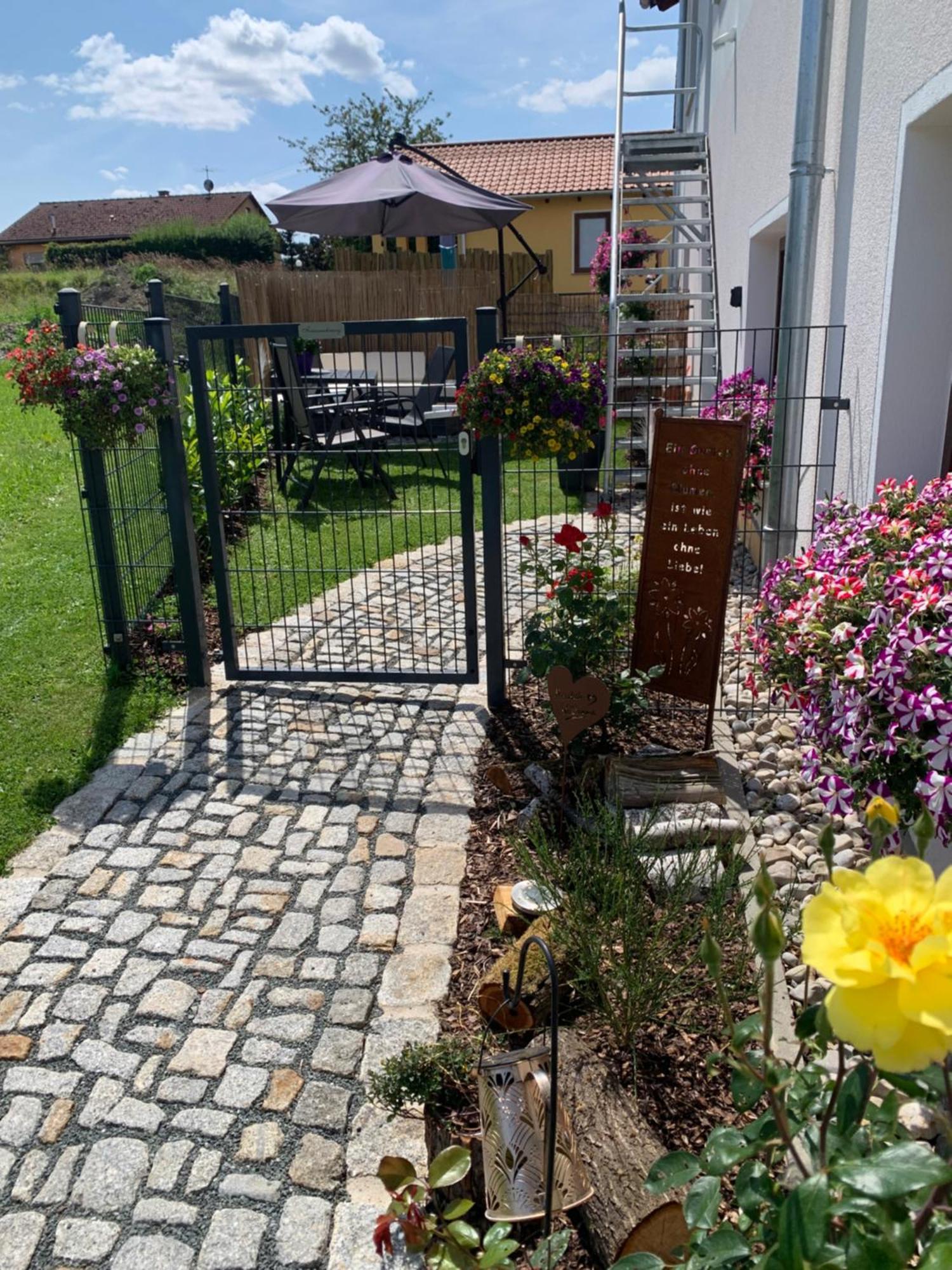 Gemuetliche Ferienwohnung In Idyllischer Lage-Auf Dem Land Dittersdorf Exterior foto